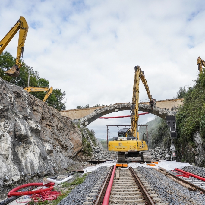 Passage supérieur grupont hatrival infrabel