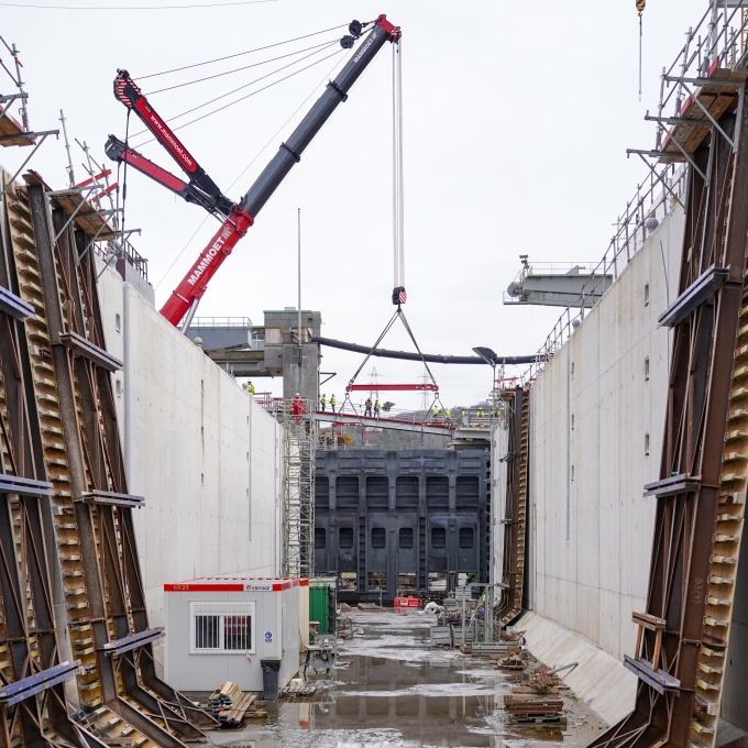 Mise à grand gabarit de l'écluse d'Ampsin-Neuville à Huy. 