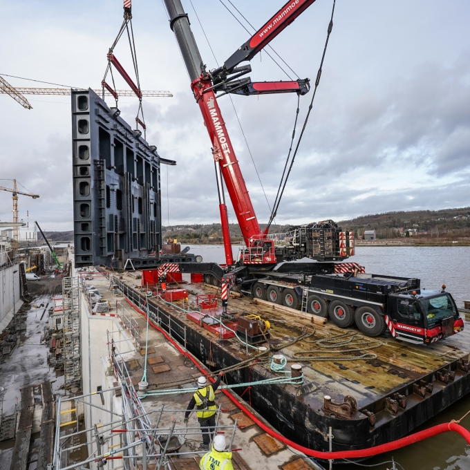 Mise à grand gabarit de l'écluse d'Ampsin-Neuville à Huy. 