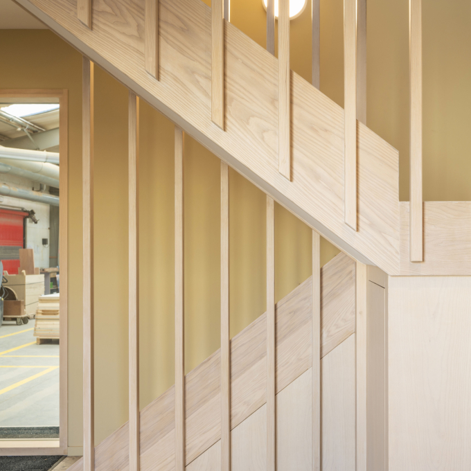 Escalier bureaux menuiserie