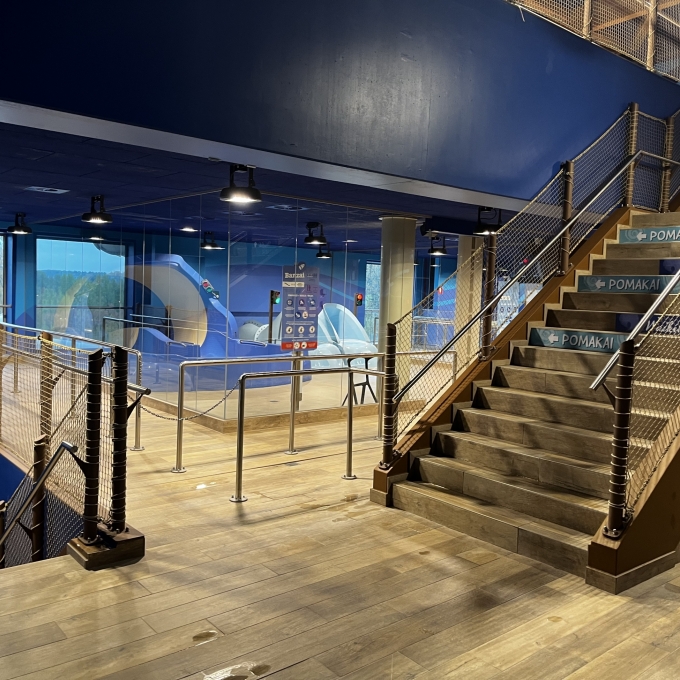 escalier montant dans la tour