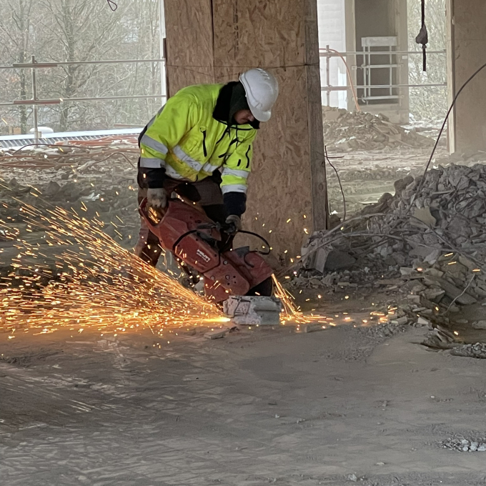 Sciage acier Tour Mendel